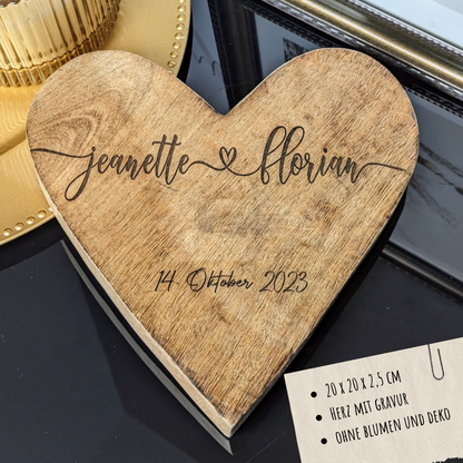 Personalisiertes Holzherz mit Gravur für Eheringe zur Hochzeit: Einzigartiges Ringkissen und unvergessliches Geschenk für das Brautpaar