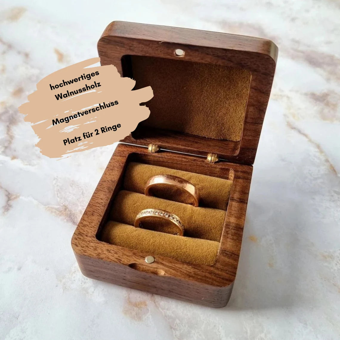 Ringbox mit Familiennamen personalisiert für Trauringe aus Walnussholz